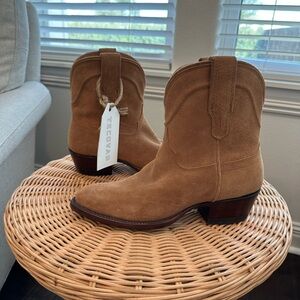 NEW Tecovas suede boots